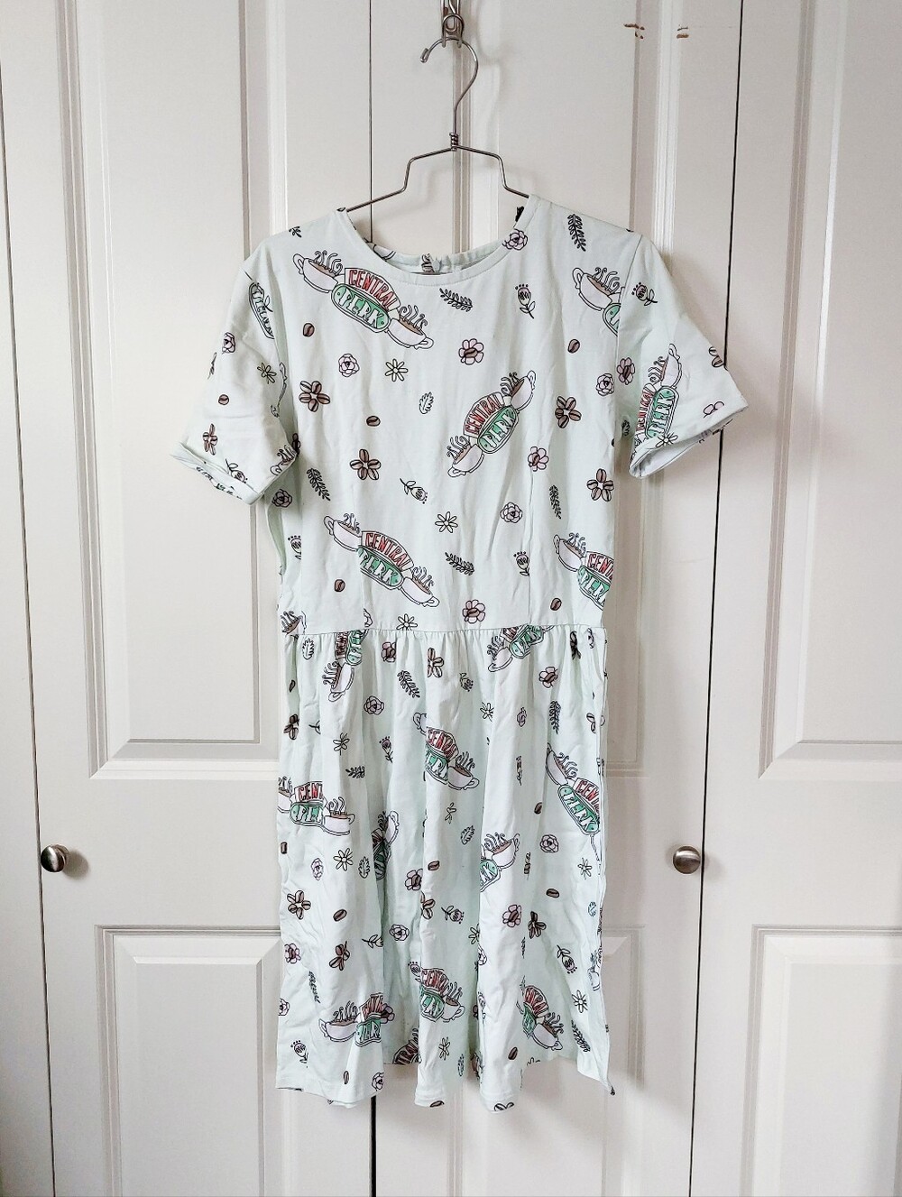 NWT Central Perk Friends‎ Tv Show Lt Blue Dress Large Cakeworthy Teacher Pheobe